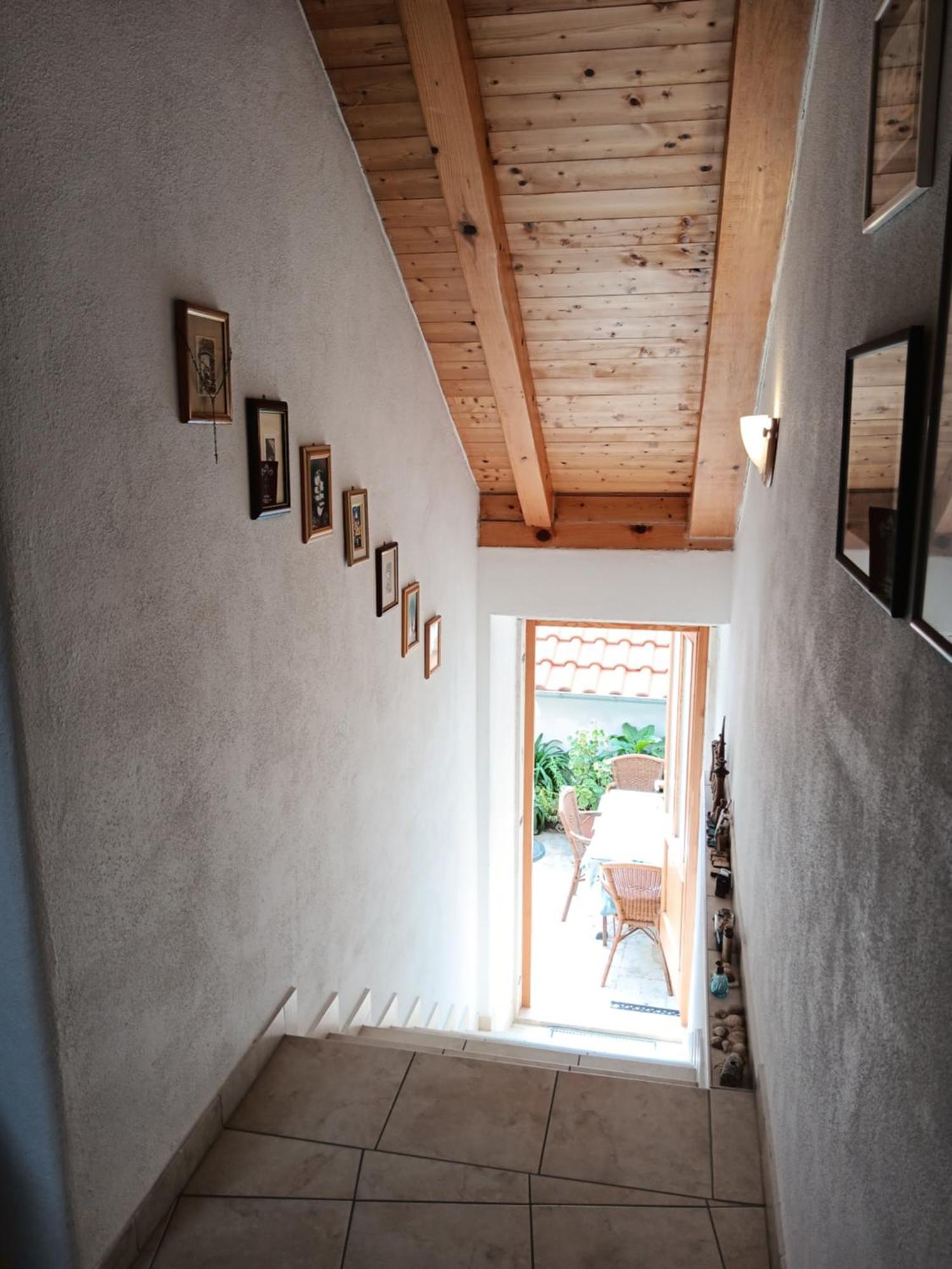 Guest House Lucijo Vrboska Rom bilde