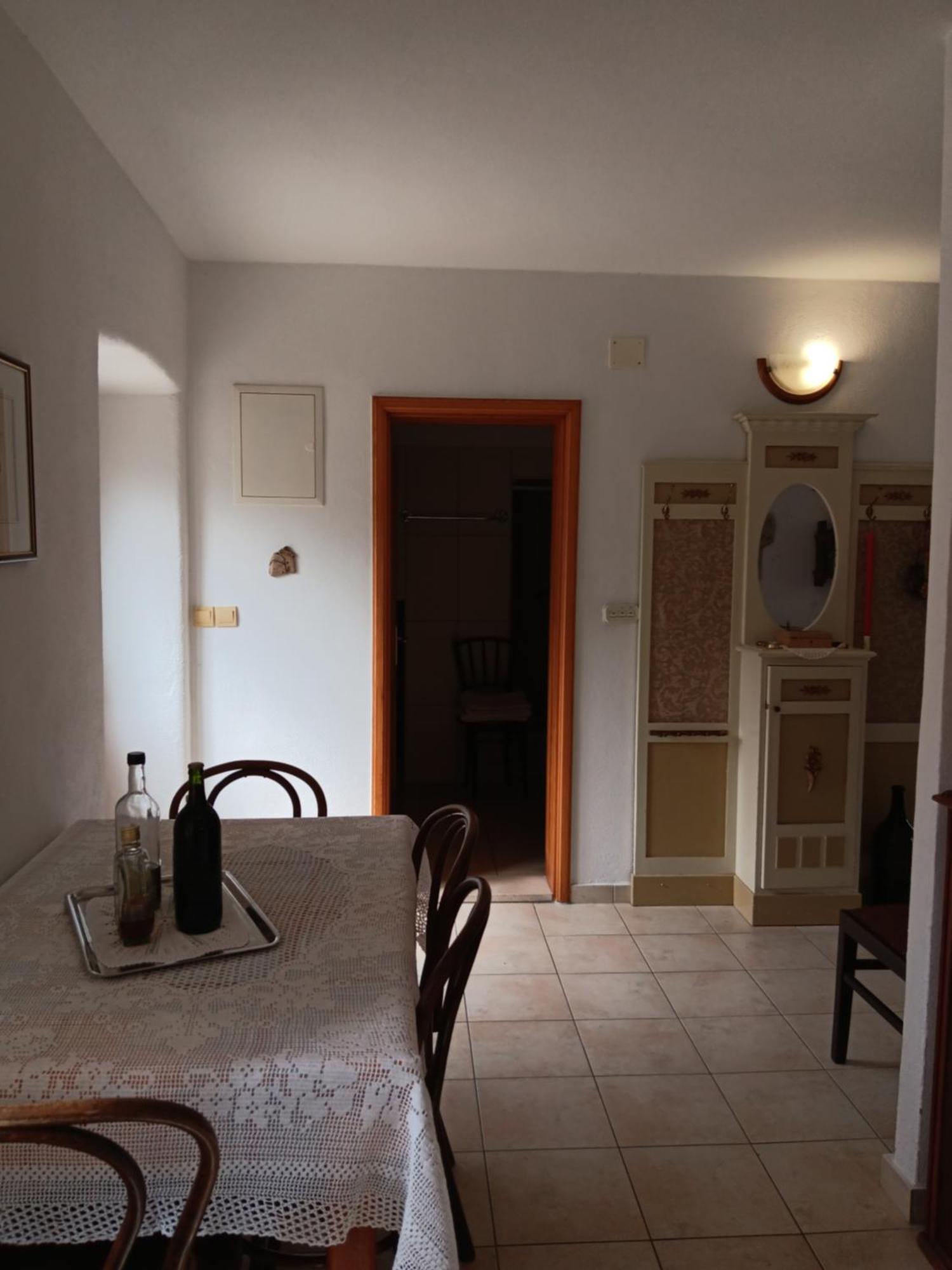 Guest House Lucijo Vrboska Rom bilde