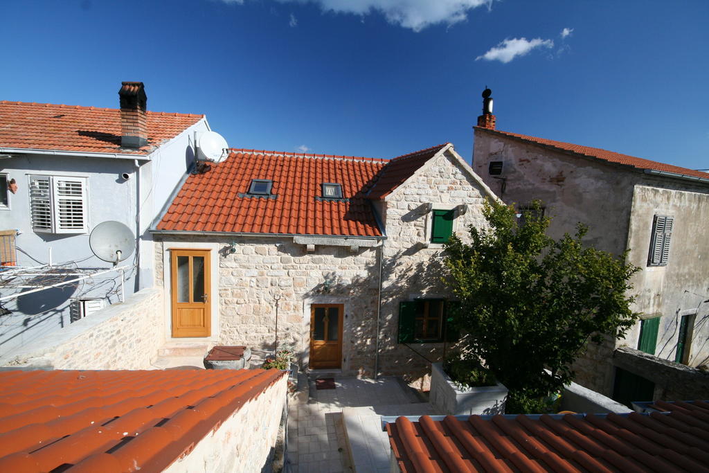 Guest House Lucijo Vrboska Eksteriør bilde